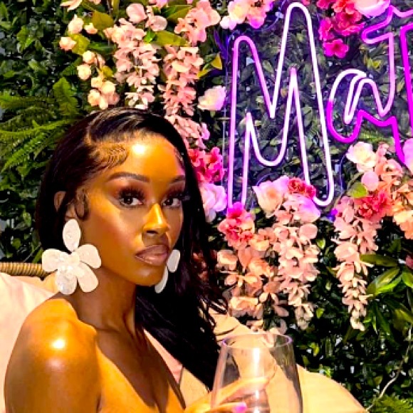 ❤️Zara Beautiful statement piece vacation, flower earrings🌸 - Picture 3 of 5